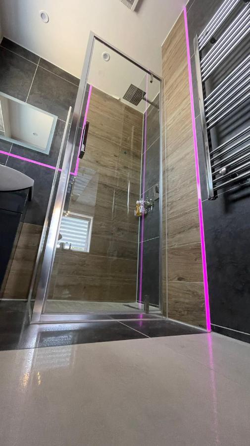 #4 Tgha Luxury One Bedroom Apartment In Athlone Exterior foto