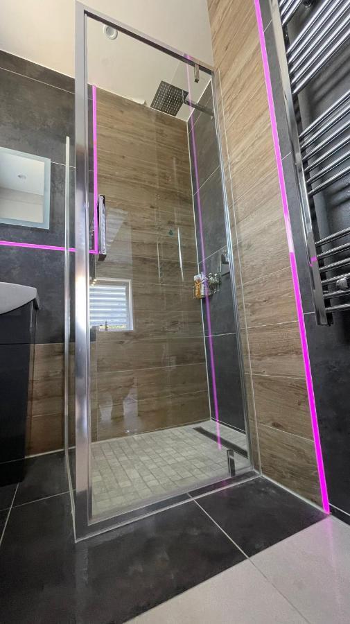 #4 Tgha Luxury One Bedroom Apartment In Athlone Exterior foto