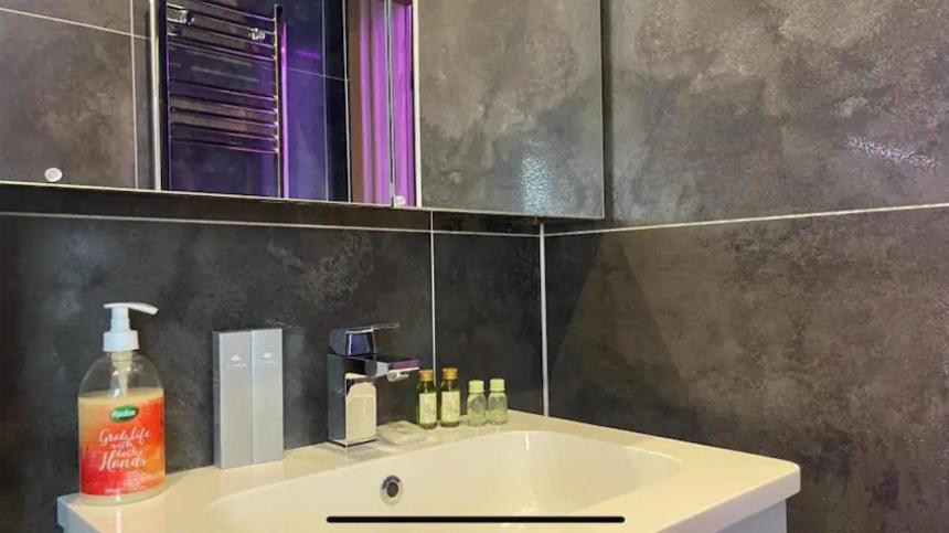 #4 Tgha Luxury One Bedroom Apartment In Athlone Exterior foto